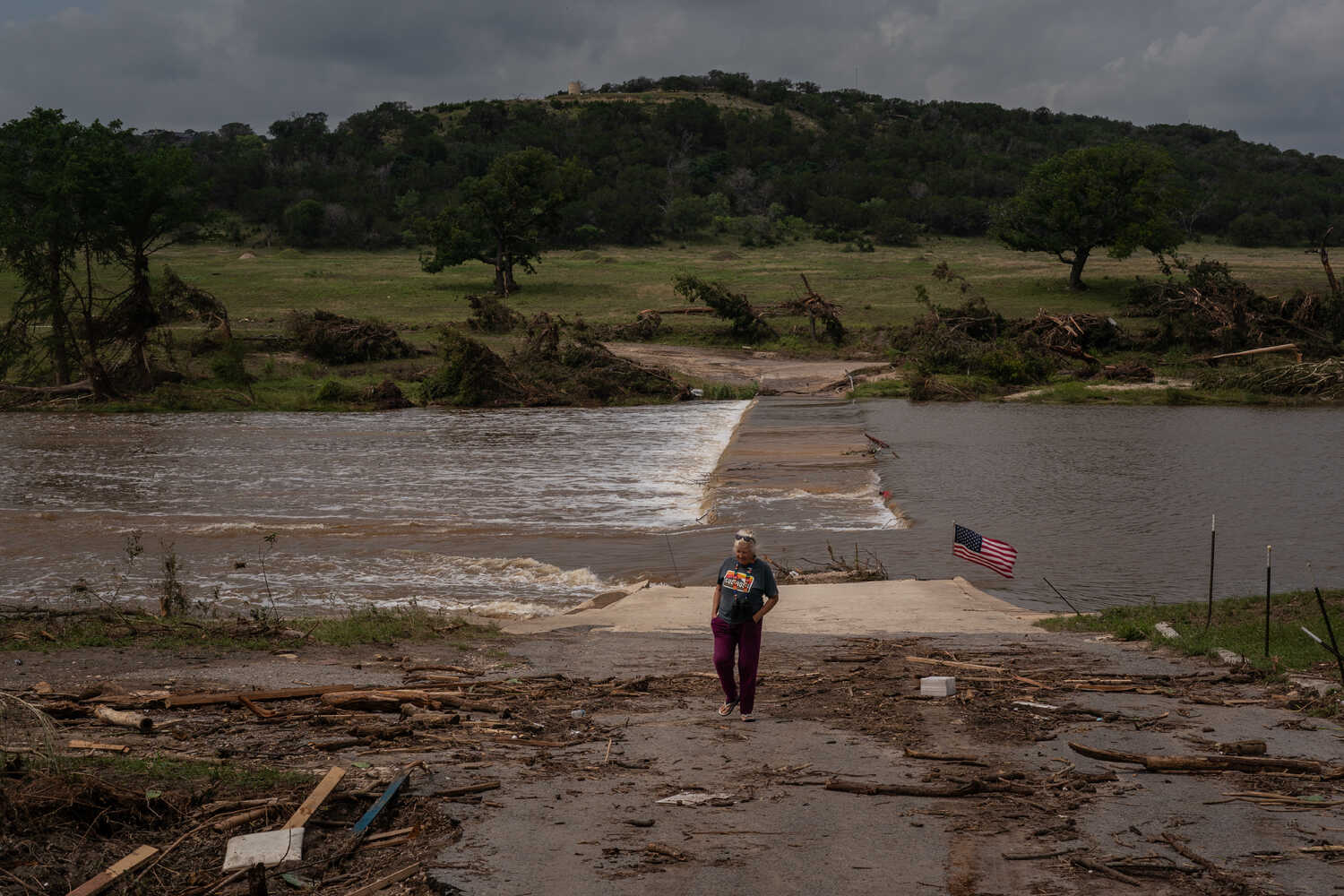 texas flood tragedy 27 girls and staff dead 11 missing at camp mystic live updates